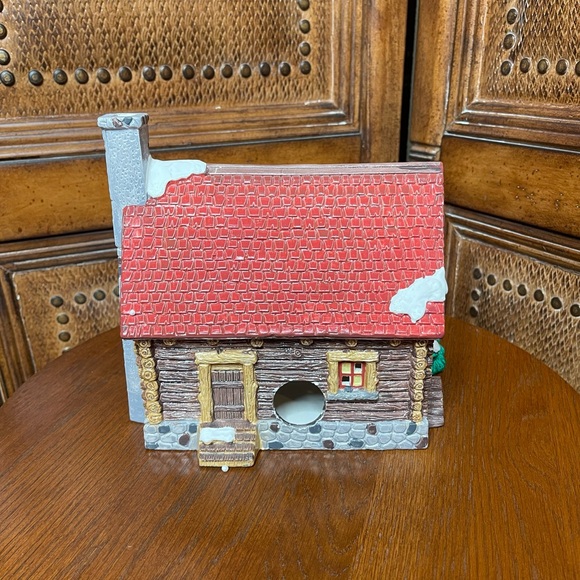 Dept 56 Pinewood Log Cabin. - Picture 3 of 6